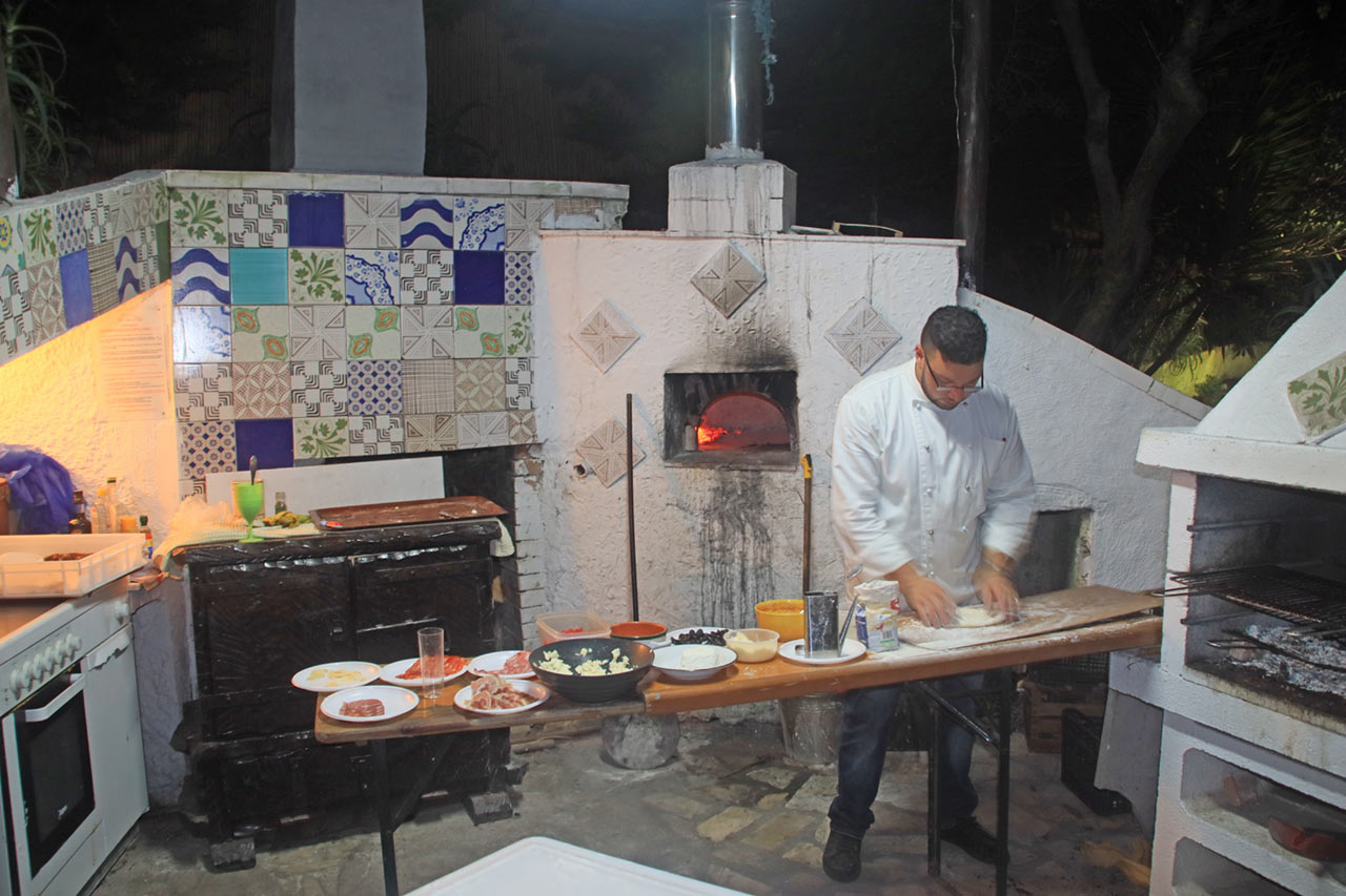 Il forno per le pizze e il barbecue - Villa Sole di Capri